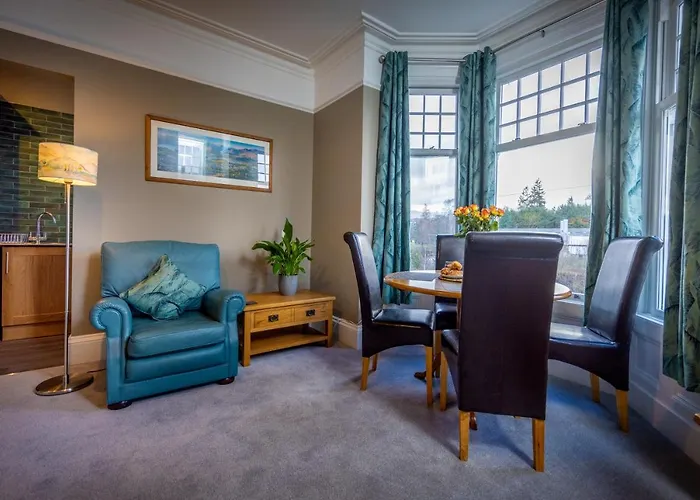 Spacious 1St Floor Apartment